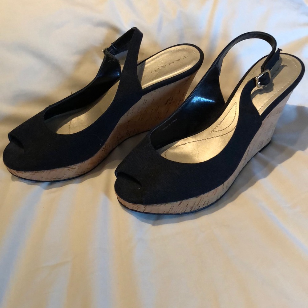 Tahari Peep toe wedges
